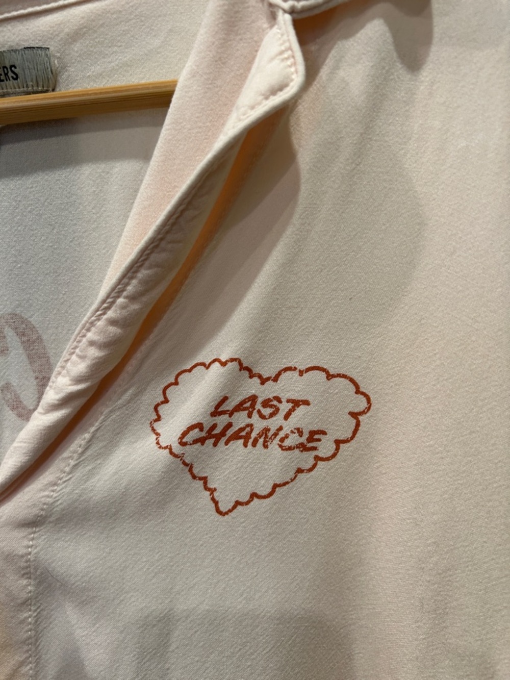 UO Printed Souvenir Button-Down Shirt - Picture 5 of 9
